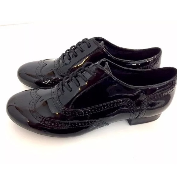 clarks women's patent leather shoes